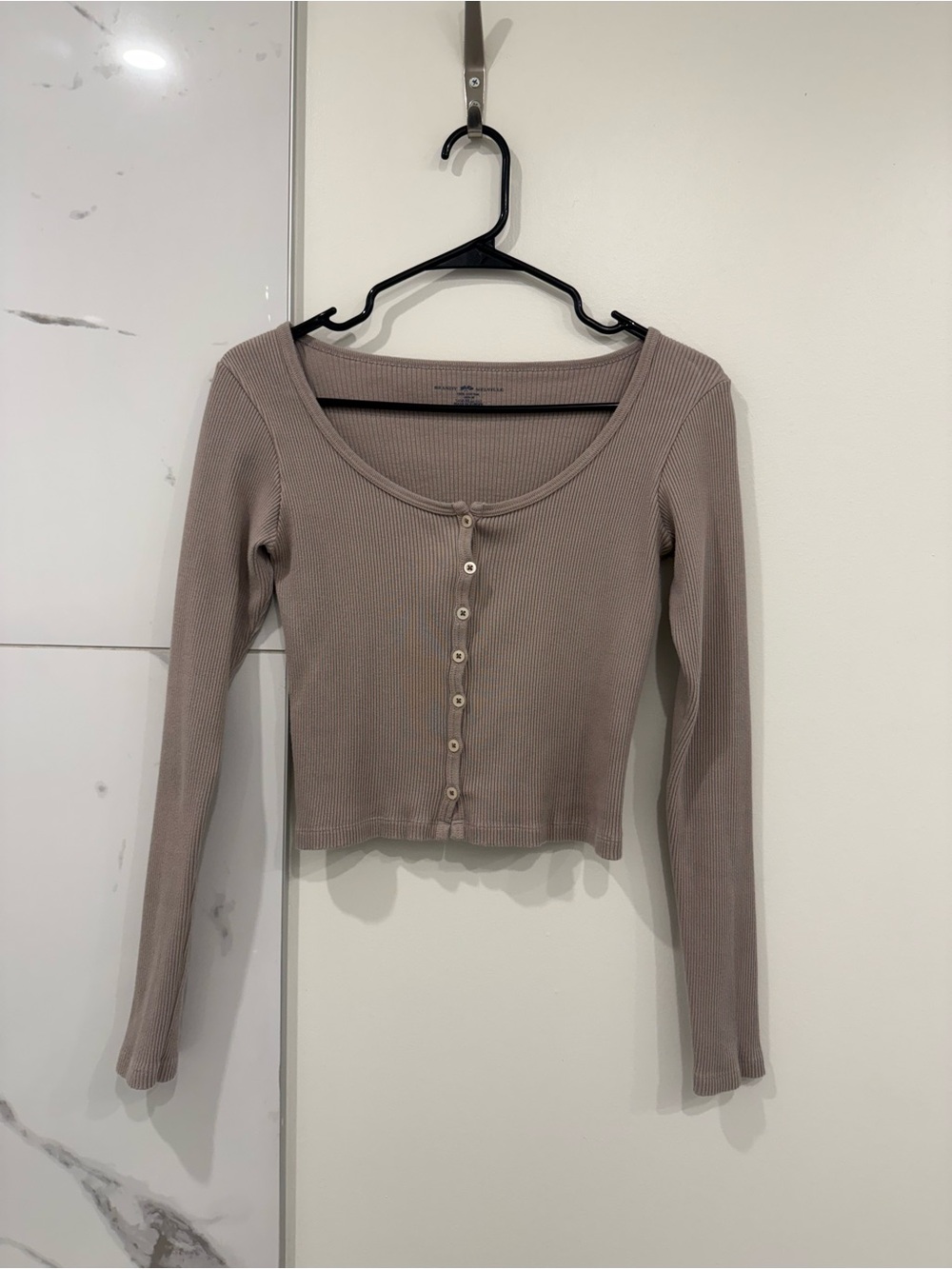 Brandy Melville Ribbed Button-Front Long Sleeve Top - Taupe